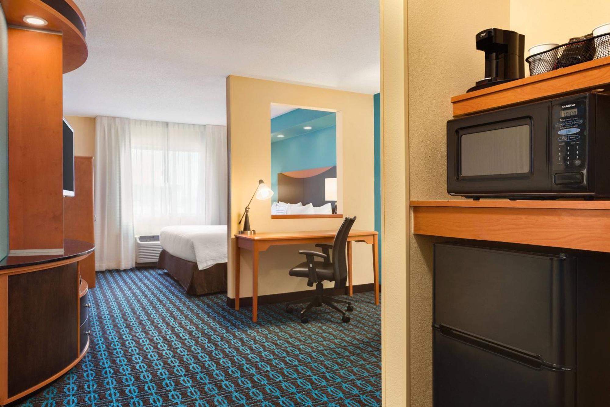 Fairfield Inn & Suites By Marriott Toledo Maumee Exterior photo